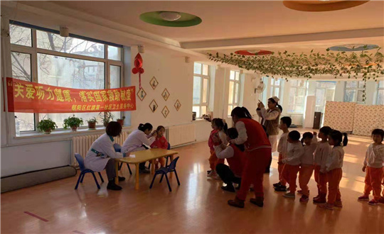 15.红旗社区进杏装爱耳日”义诊活动.jpg