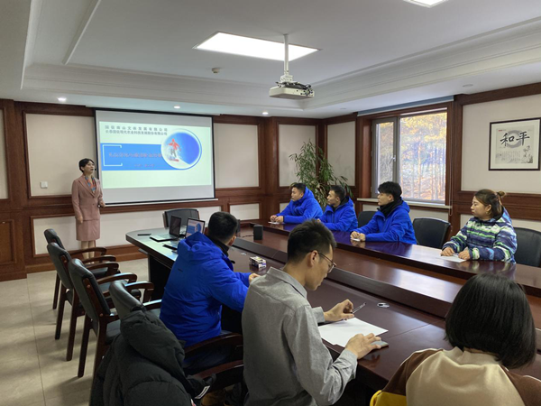 20.南山文体公司进施礼节培训活动_副本.png