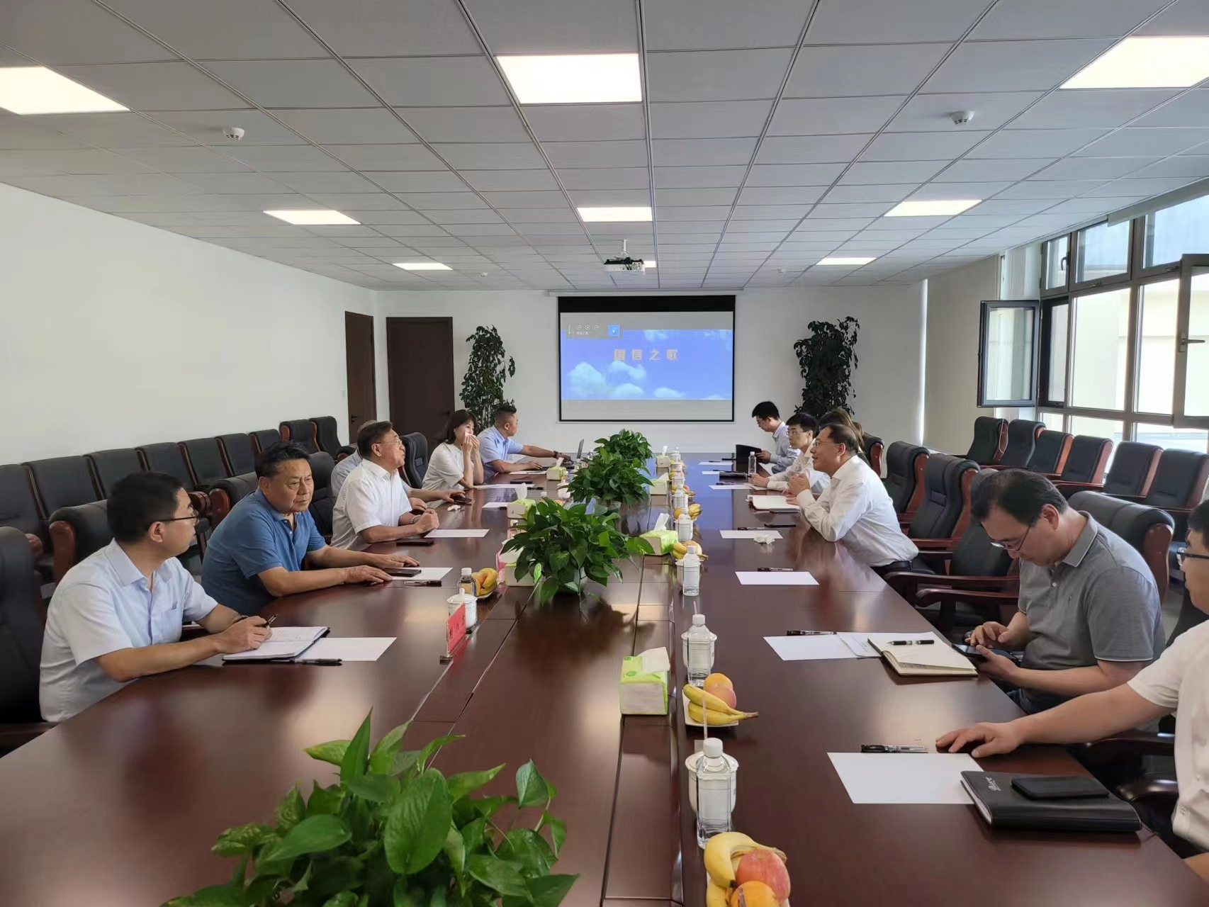 15.吉林银行总行副行长邢中成一行走访XPJ官网集团.png 15.吉林银行总行副行长邢中成一行走访XPJ官网集团.png